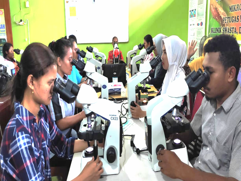 KEGIATAN OJT dan PERTEMUAN MALARIA BAGI PETUGAS KESEHATAN