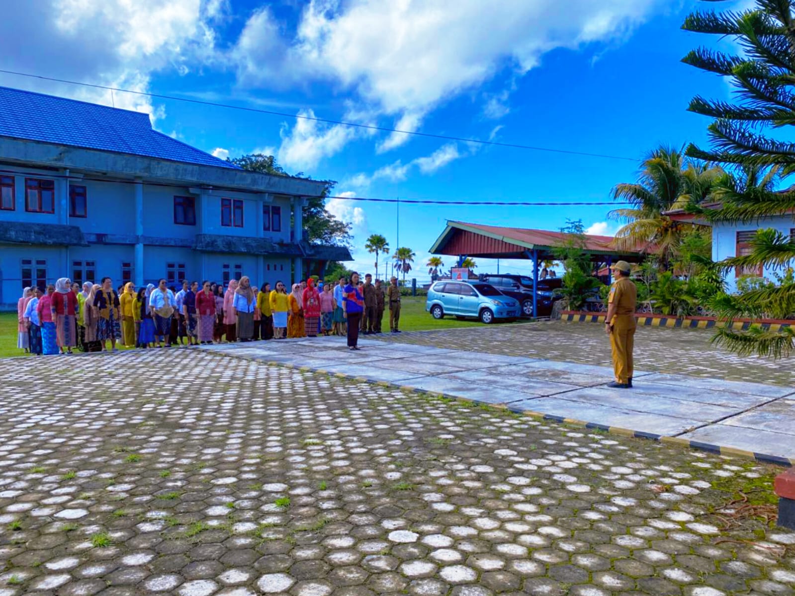 Upacara memperingati  Hari RA Kartini Dinas Kesehatan Kab. Biak Numfor